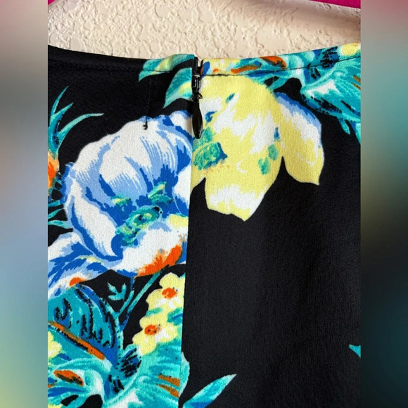 MINKPINK Simply Bloom Playsuit Romper - Picture 5 of 7